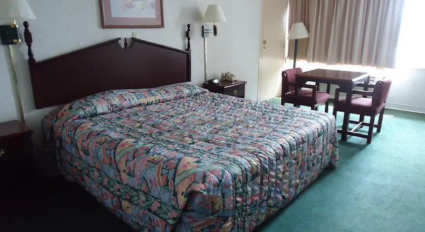 **  فندق Super 8 Colonial ويليامزبرغ الولايات المتحدة الأمريكية